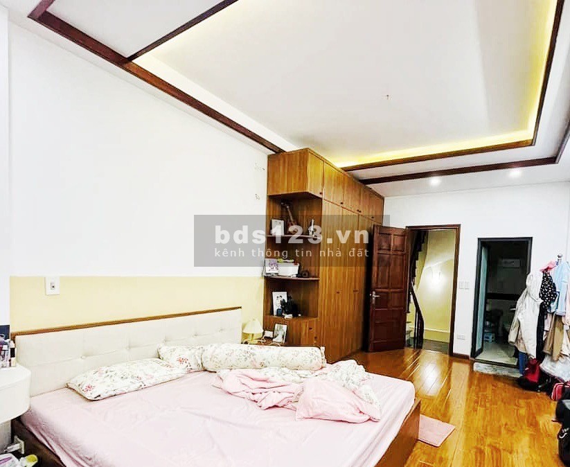 Nhà đẹp ở luôn trung tâm quận hai Bà Trưng - Ngõ rộng thoáng vài bước ra ô tô - Gần phố Minh Khai