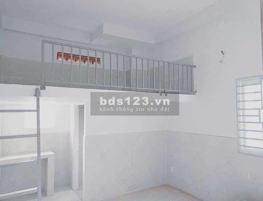 Cho thuê phòng trọ cao cấp 27m2, ngay chợ Bùi Đình Túy, cọc 1 tháng, giá thuê 3.8 triệu
