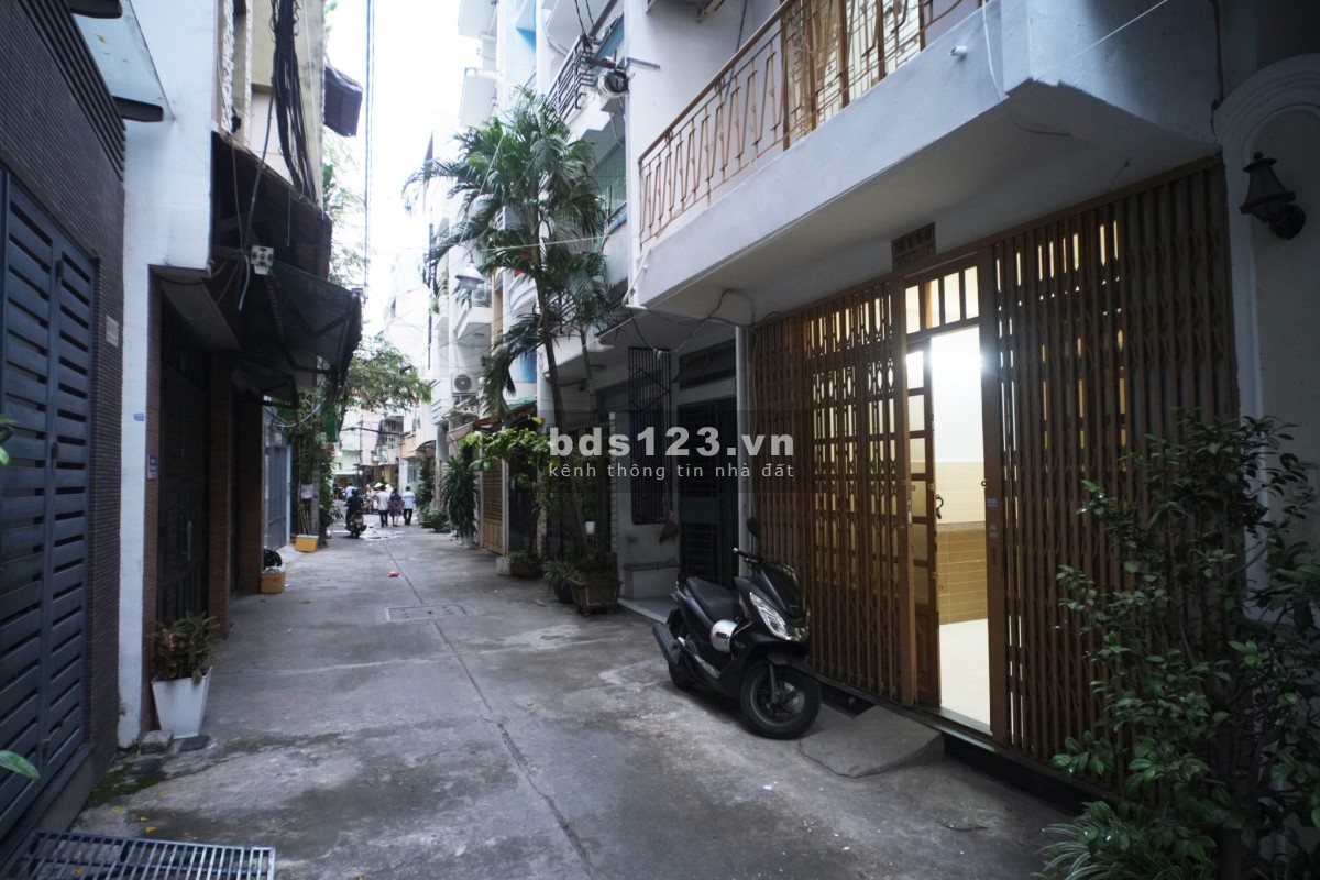 Cho thuê nhà nguyên căn 16 triệu 54m2 hẻm xe hơi 766 CMT8 Tân Bình