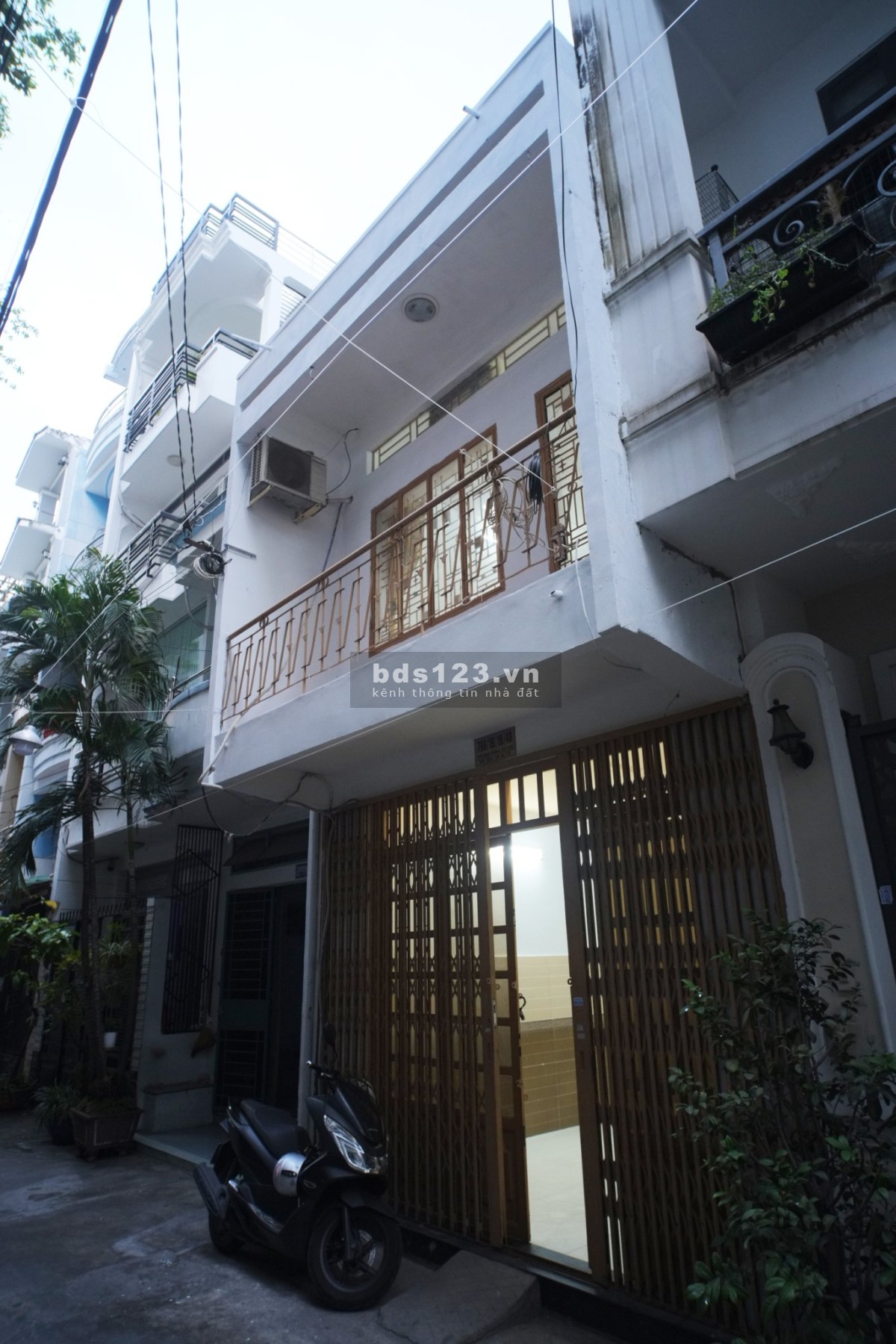 Cho thuê nhà nguyên căn 16 triệu 54m2 hẻm xe hơi 766 CMT8 Tân Bình