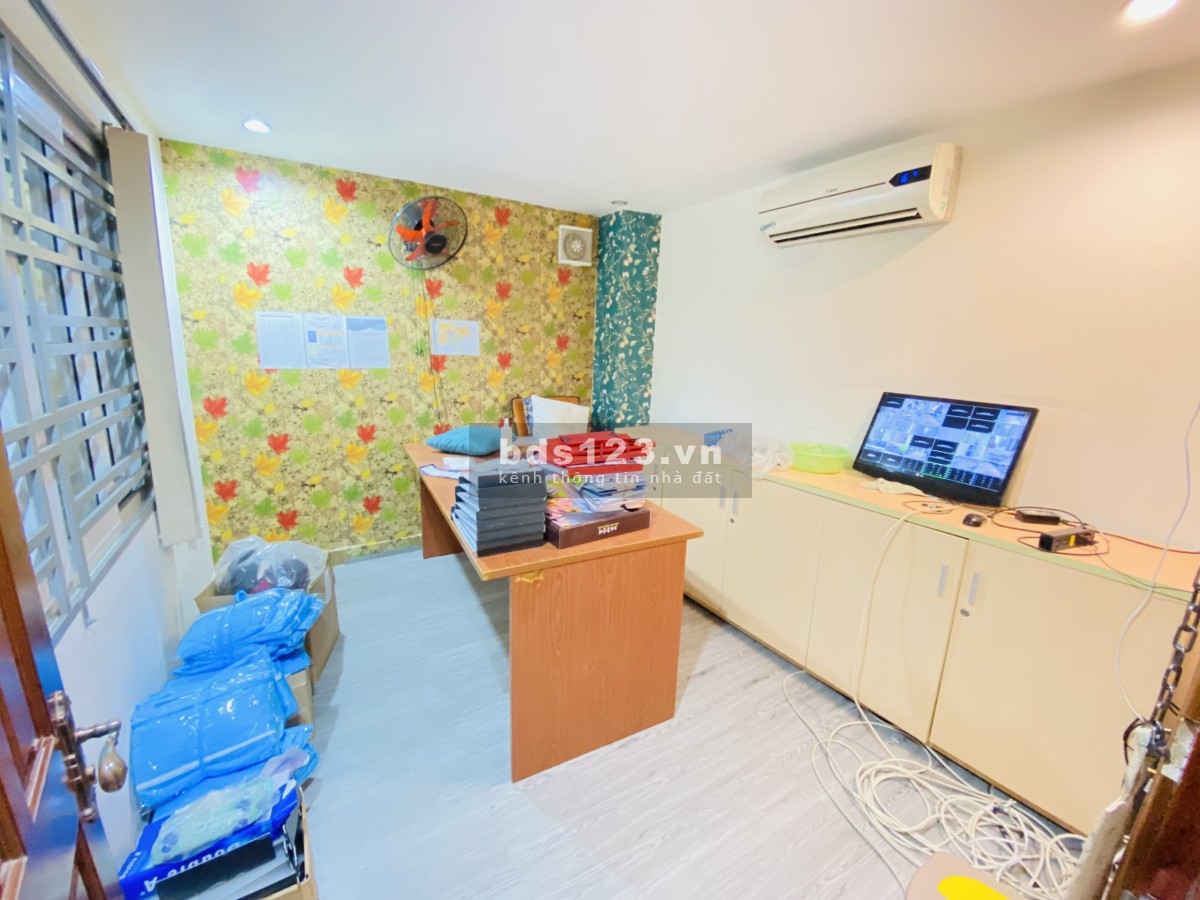 Cho thuê mặt bằng + 1 Phòng riêng hẻm xe tải khu sân bay tân bình chỉ 12 triệu 60m2 đẹp như hình