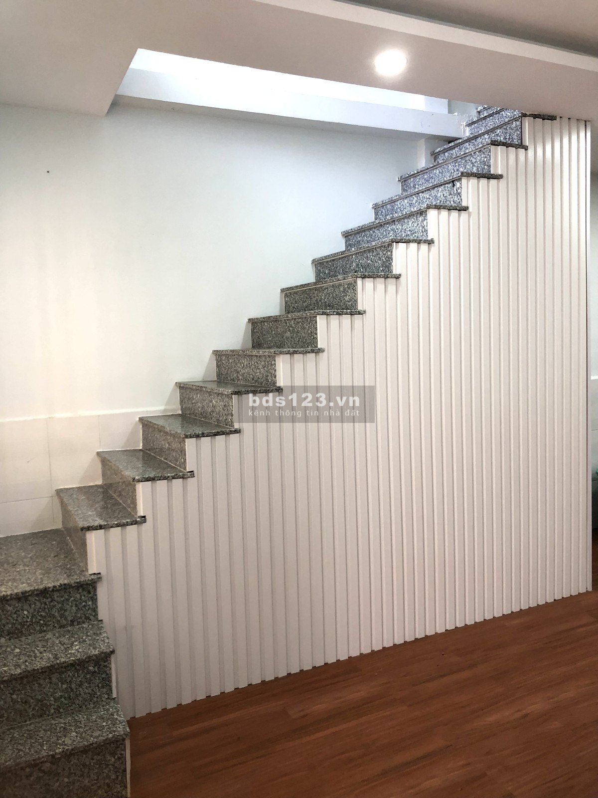 Nhà đẹp đối diện Coopmart Bình Triệu 4 x 12.5, 2 phòng ngủ, giá chỉ 3.55 tỷ TL