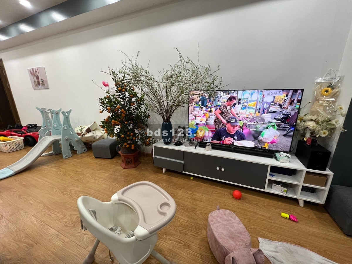 Bán nhà xã Tam Hiệp. Nhà 4 tầng đủ công năng, tặng lại đồ, diện tích 30m2, giá 2.85 tỷ