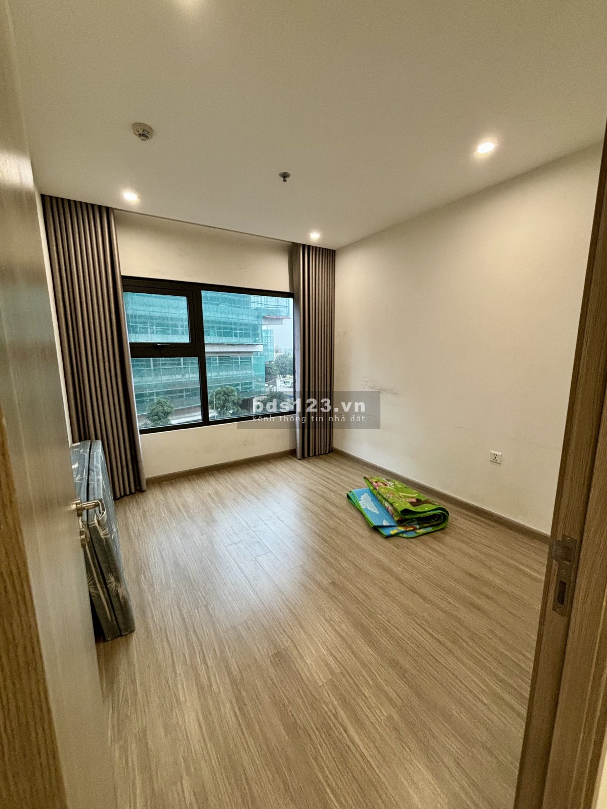 Chính chủ tôi cần bán căn hộ 2N2WC 62.8m2 căn góc, đã có sổ đỏ, nhà đầy đủ nội thất,