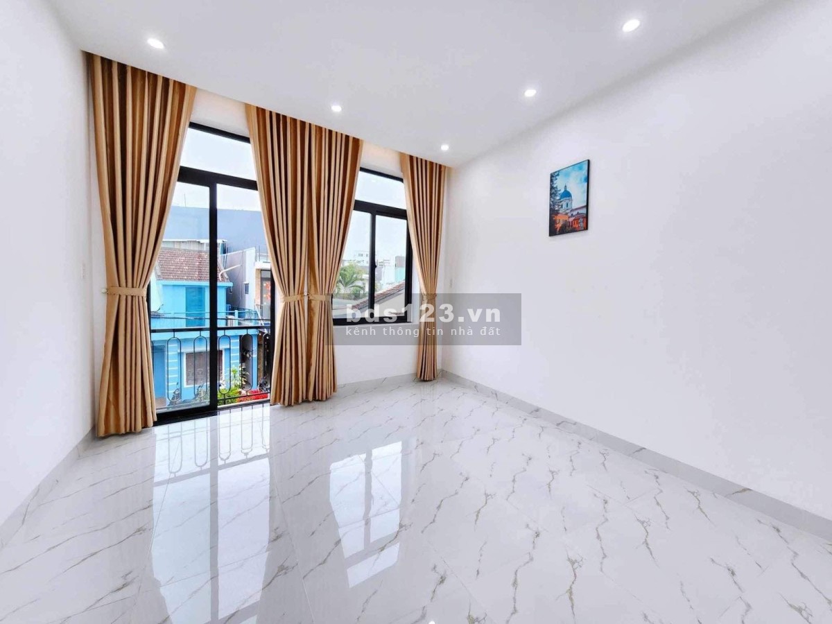 Nhà mới xây 2 tầng, ngang 5m, sát mặt tiền Phạm Văn Nghị, chỉ 2.65 tỷ