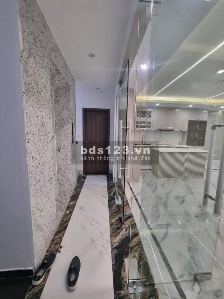 Nhà Đẹp Kinh Doanh Nguyễn Chí Thanh, Đống Đa 55m, 8 tầng, mt 6.7m, giá 19.5 tỷ.