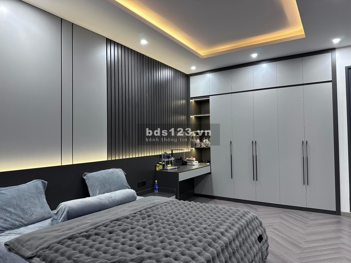 Nhà gần phố Võ Thị Sáu, nhà 5 tầng, 4tỷ