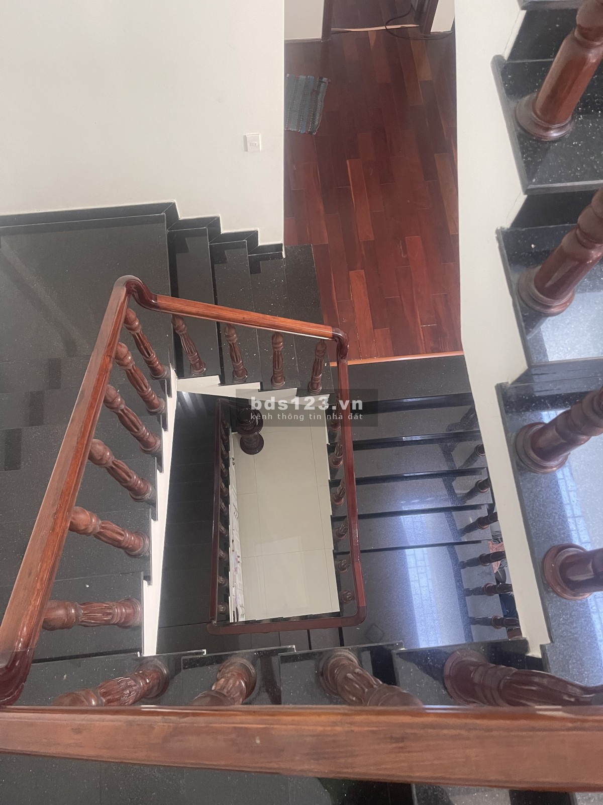 Chính chủ bán nhà 3 tầng đường Vũ Hữu, Q. Hải Châu, TP.Đà Nẵng. Giá 9,6 tỷ