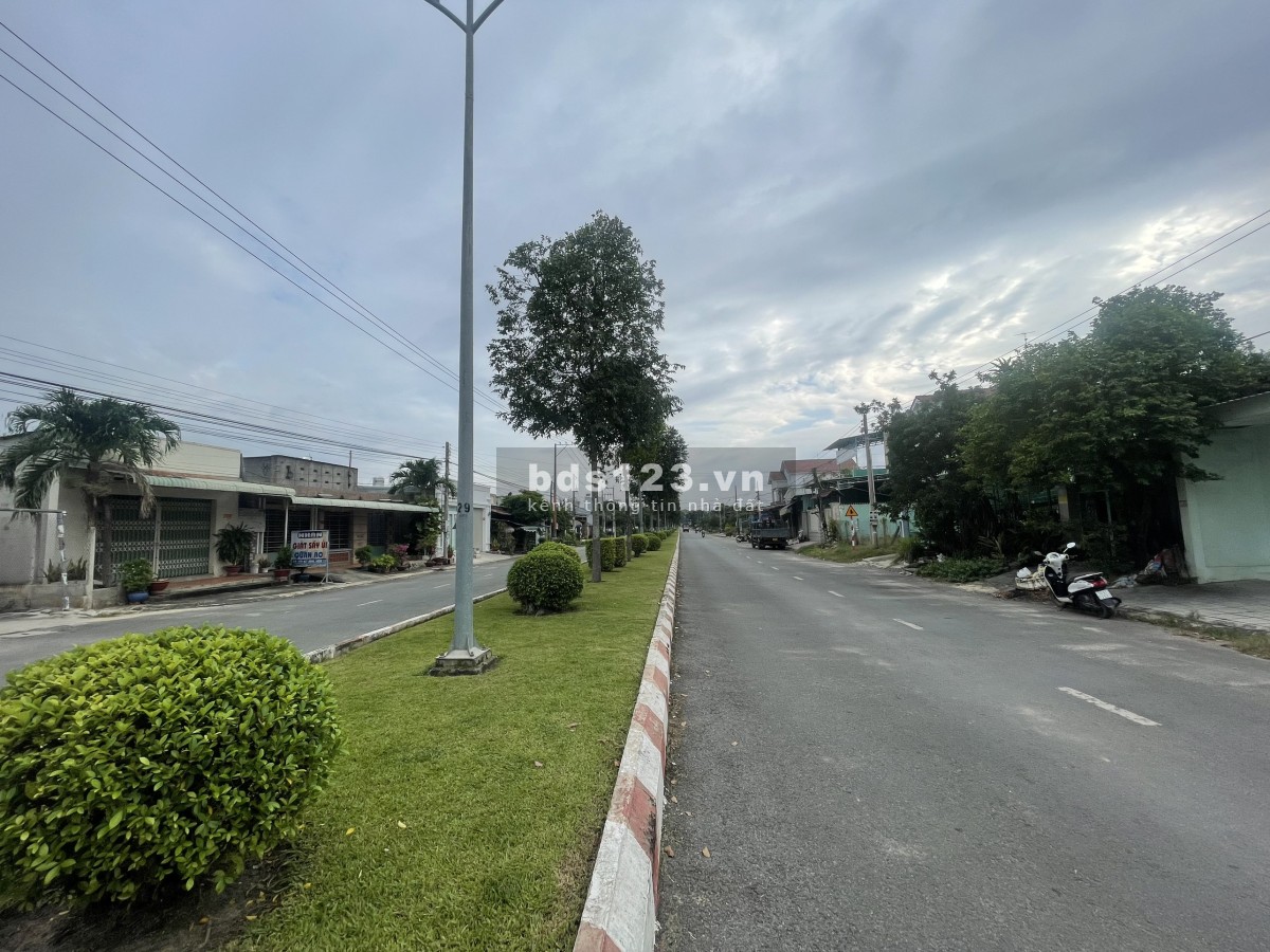 Cần bán gấp lô gốc đất full thổ cư 120m2 Hòa Thành, Tây Ninh. LH 0934 076 327