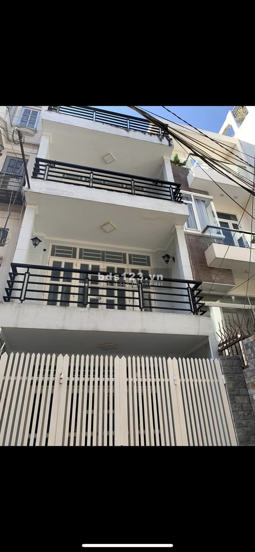 (Bán nahnh) 52m2, 4 tầng, 4PN, 5WC, đường Hồ Văn Huê, Phường 9. Giá chỉ 12.5 tỷ.