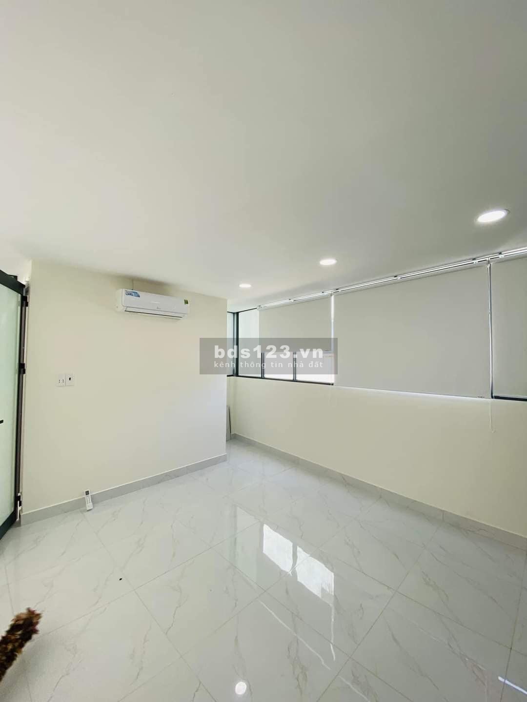 Bán nhà 1/ Quận 10, 2 tầng, 33.7m, nhà bán vĩnh viễn. 4 xx tỷx