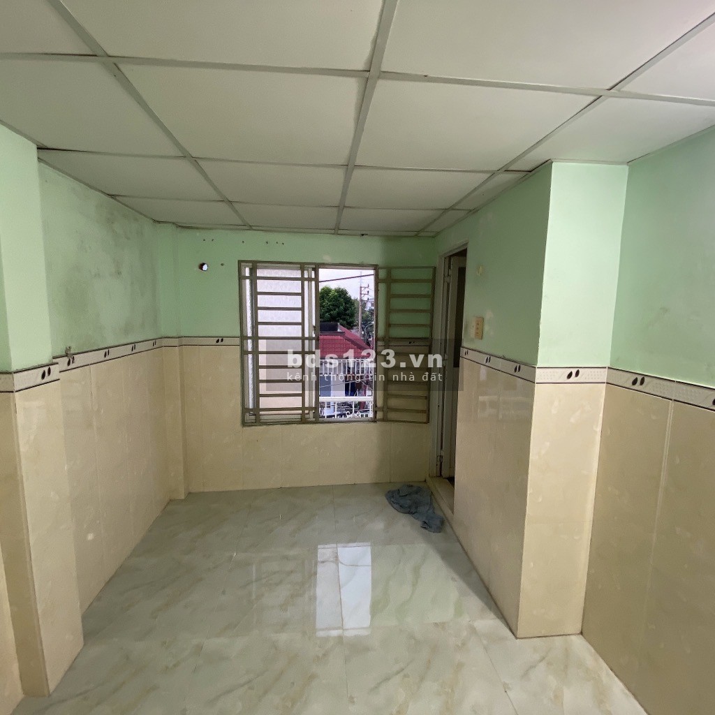 Lô góc mặt tiền đường, gần chợ Bình Triệu, 15M2, nhỉnh 2 tỷ, cho thuê 8 triệu/ tháng