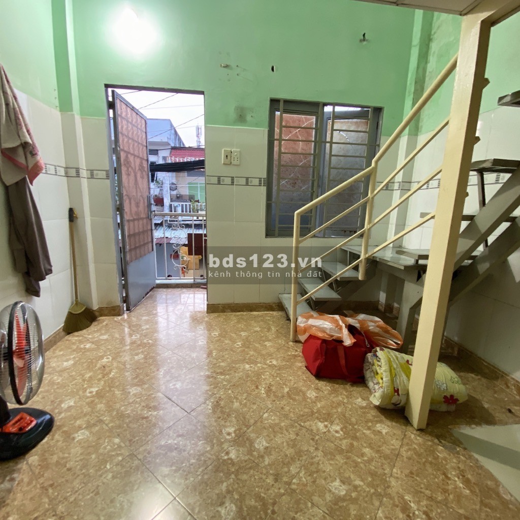 Lô góc mặt tiền đường, gần chợ Bình Triệu, 15M2, nhỉnh 2 tỷ, cho thuê 8 triệu/ tháng