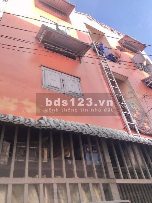 Bán nhanh CHDV Quận 12, DT 122m2, 22 phòng, hẻm xe máy, cho thuê 45tr/tháng
