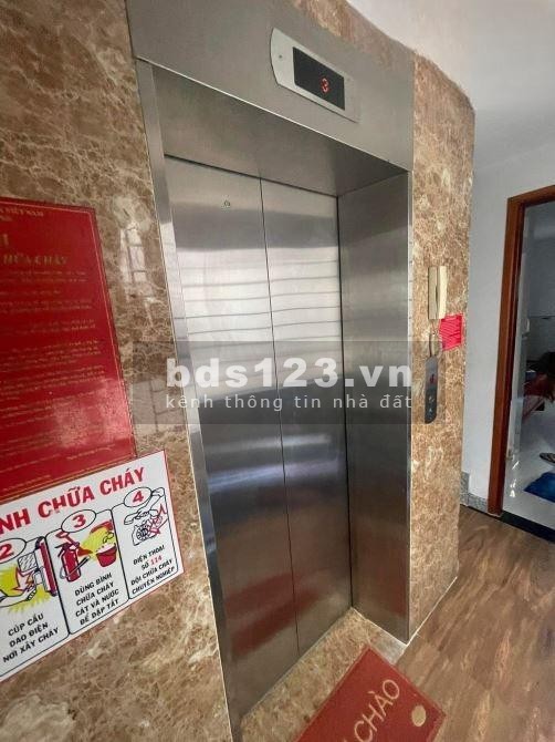 Bán CHDV 75m2, vị trí lô góc, 12 phòng, đường xe hơi, sổ vuông đẹp tại Tân Bình, TPHCM