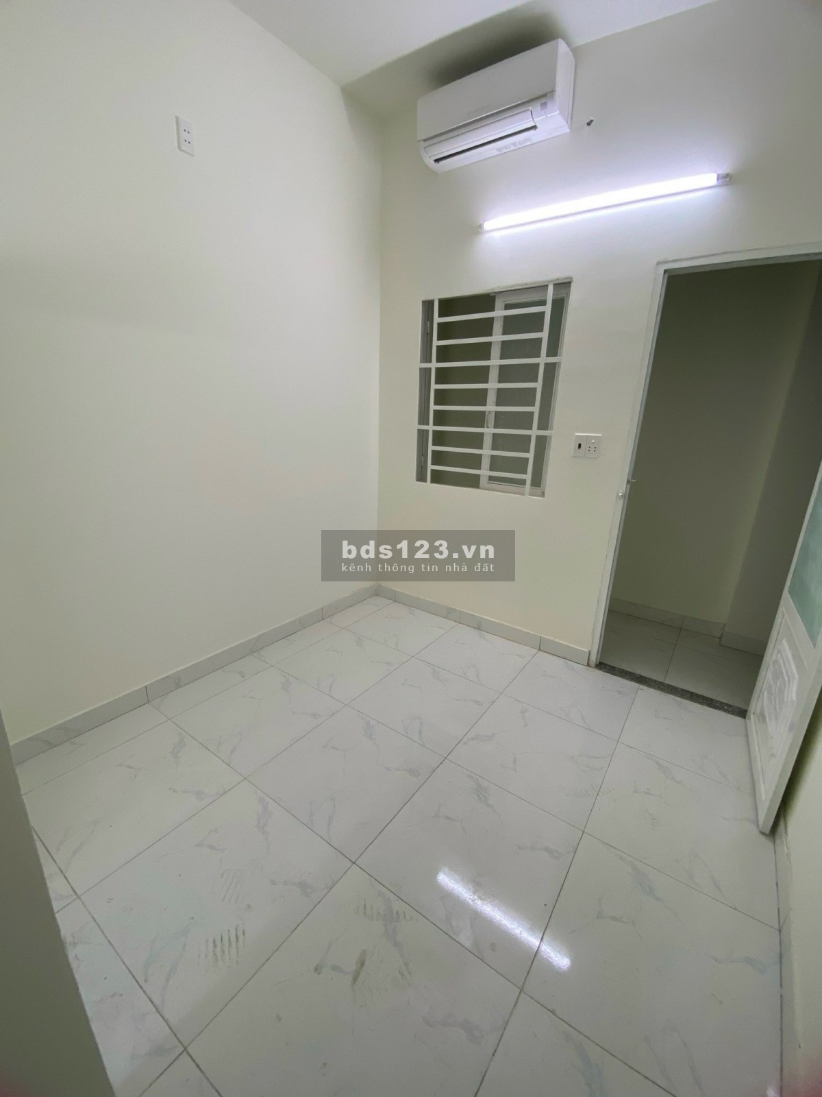 Phòng mới xây, mới tin, có máy lạnh, gác lửng, kệ bếp...quá rẽ đẹp