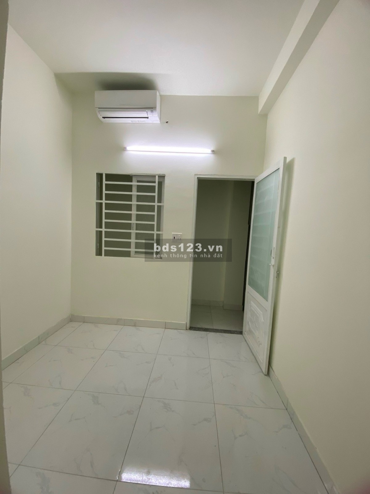 Phòng mới xây, mới tin, có máy lạnh, gác lửng, kệ bếp...quá rẽ đẹp