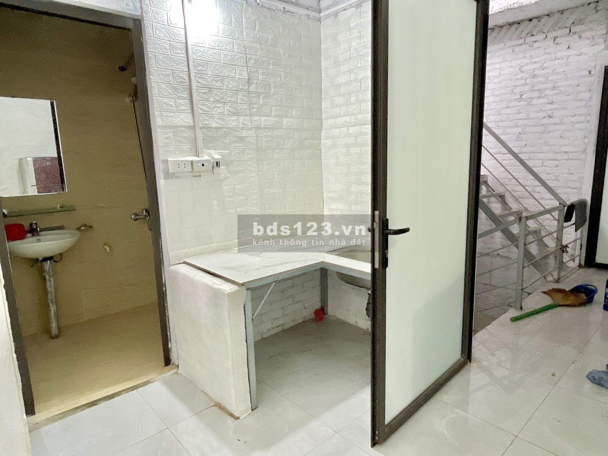 Cho thuê phòng to rộng có ban công chính chủ khép kín tại KĐT Văn Phú 68TT2, KĐT Văn Phú, Hà Đông