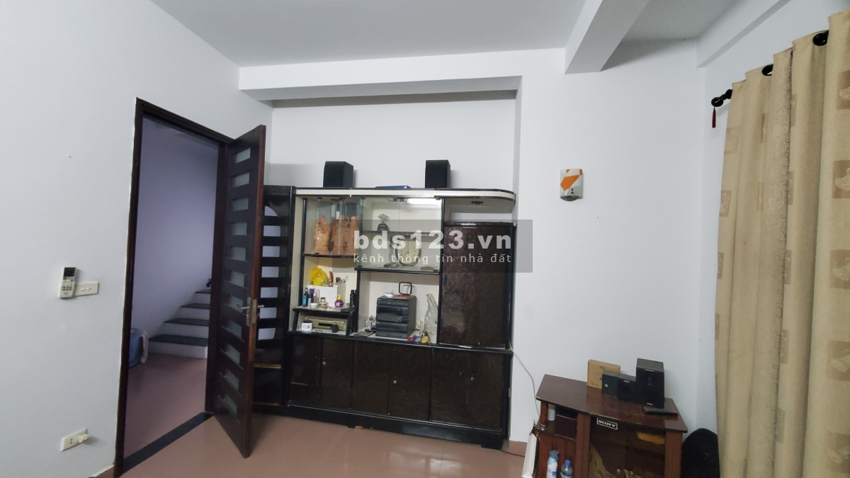 Cho thuê nhà riêng 3,5 tầng, 170m2, 3 phòng ngủ, full đồ xịn, giá chỉ 12,5 tr/tháng