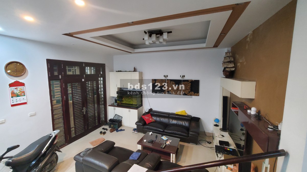 Cho thuê nhà riêng 3,5 tầng, 170m2, 3 phòng ngủ, full đồ xịn, giá chỉ 12,5 tr/tháng