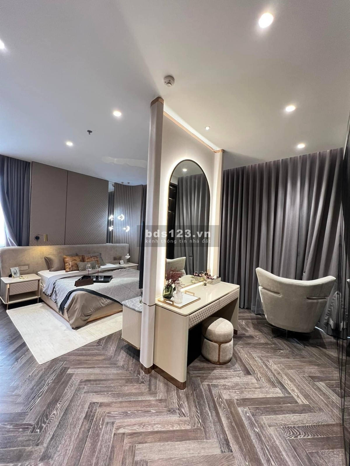 Bán căn hộ 2PN, 71m2 tại The Grand Manhattan, chiết khấu hấp dẫn, view Quận 1 cực choáy