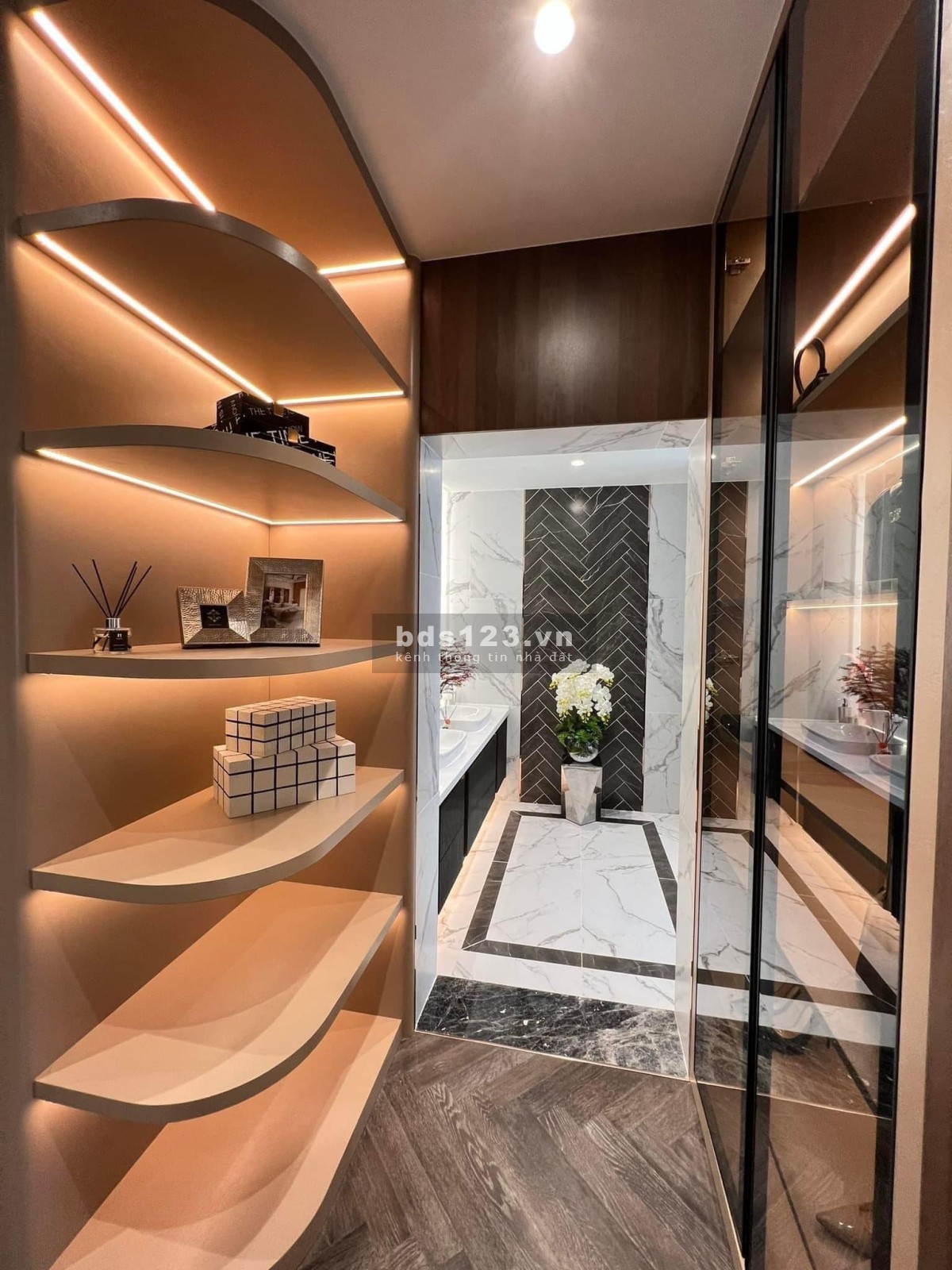 Bán căn hộ 2PN, 71m2 tại The Grand Manhattan, chiết khấu hấp dẫn, view Quận 1 cực choáy