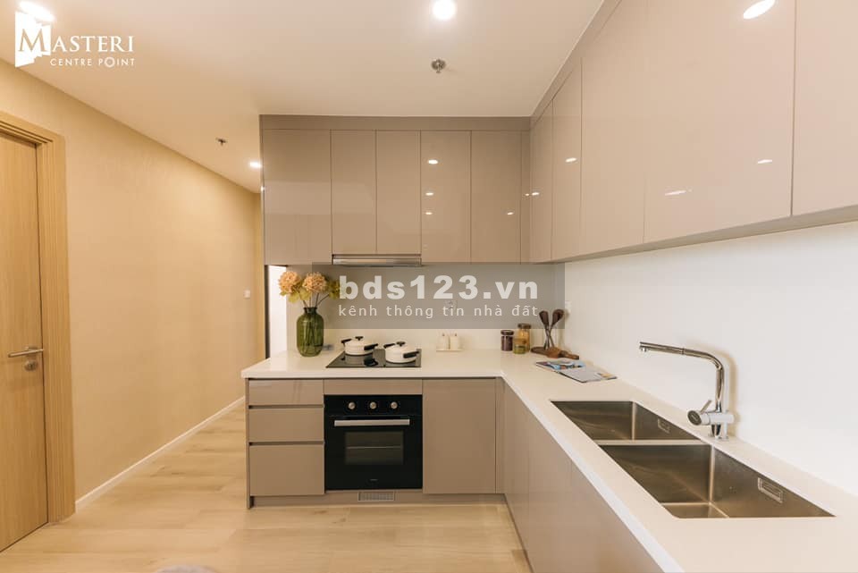 Bán căn hộ 2PN, DT 75m2, view nội khu, full nội thất tại Masteri Centre Point Quận 9
