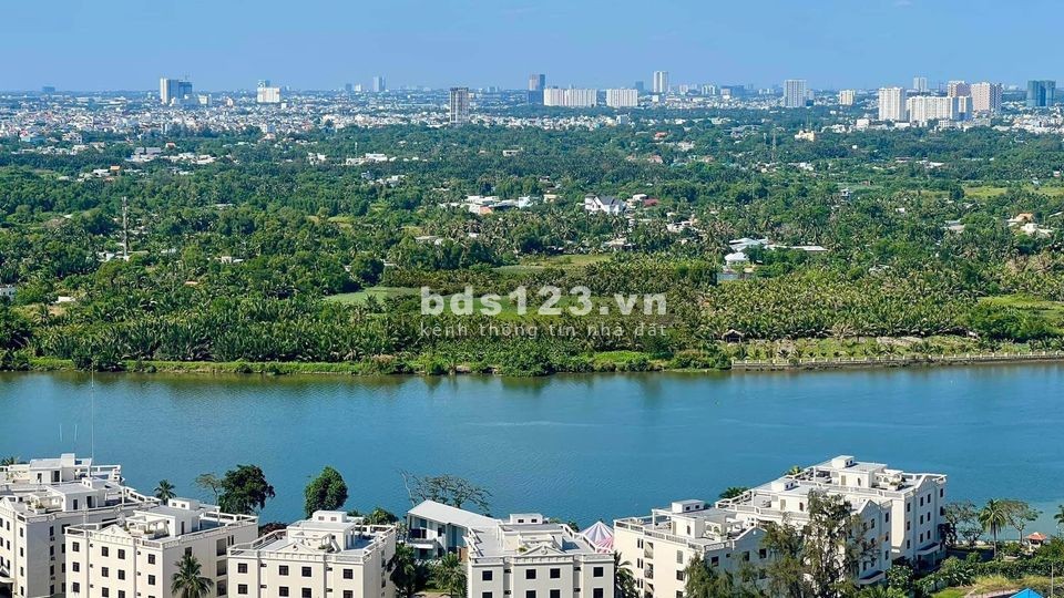 Bán nhanh căn hộ 2PN, DT 76m2, 11m2 sân vườn, sổ đỏ chính chủ tại Lumiere Riverside
