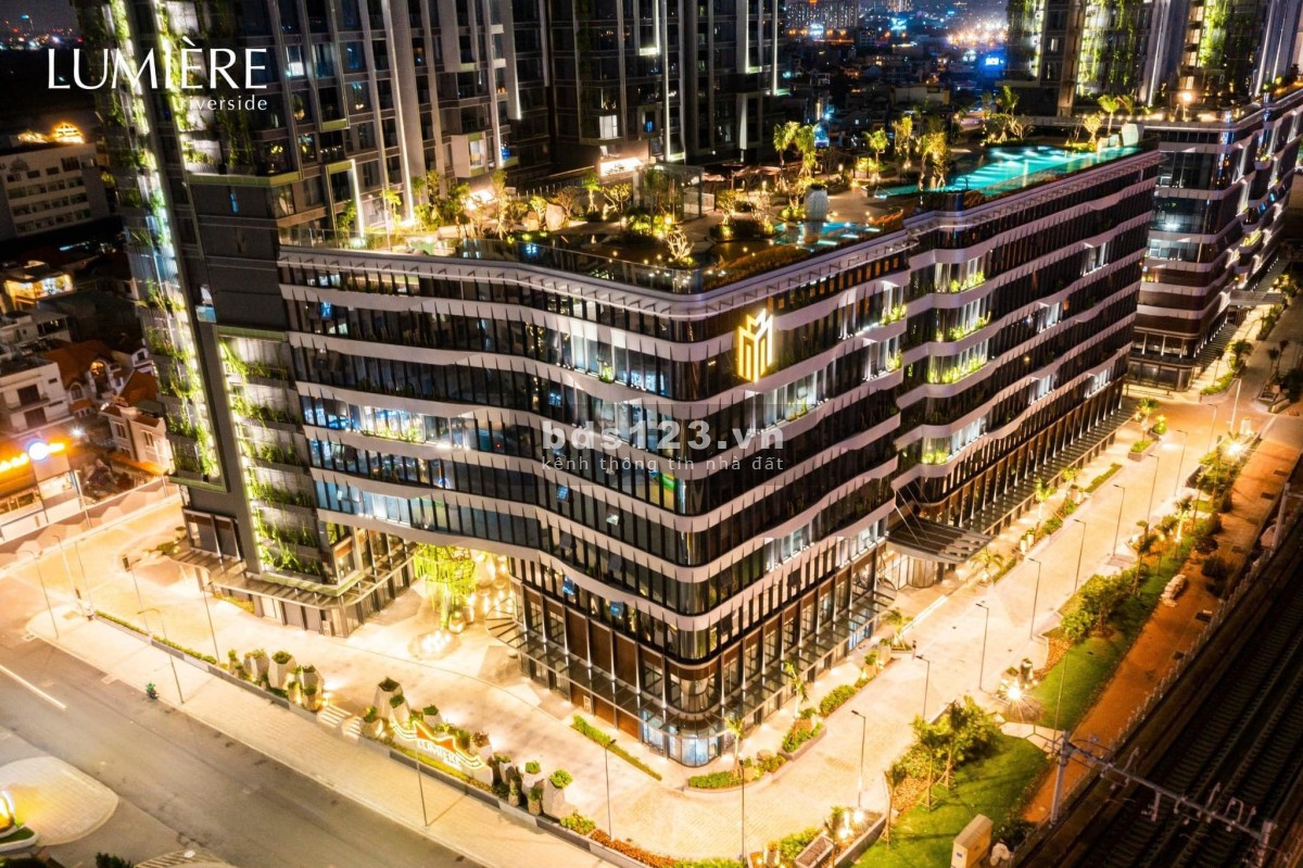 Bán nhanh căn hộ 2PN, DT 76m2, 11m2 sân vườn, sổ đỏ chính chủ tại Lumiere Riverside