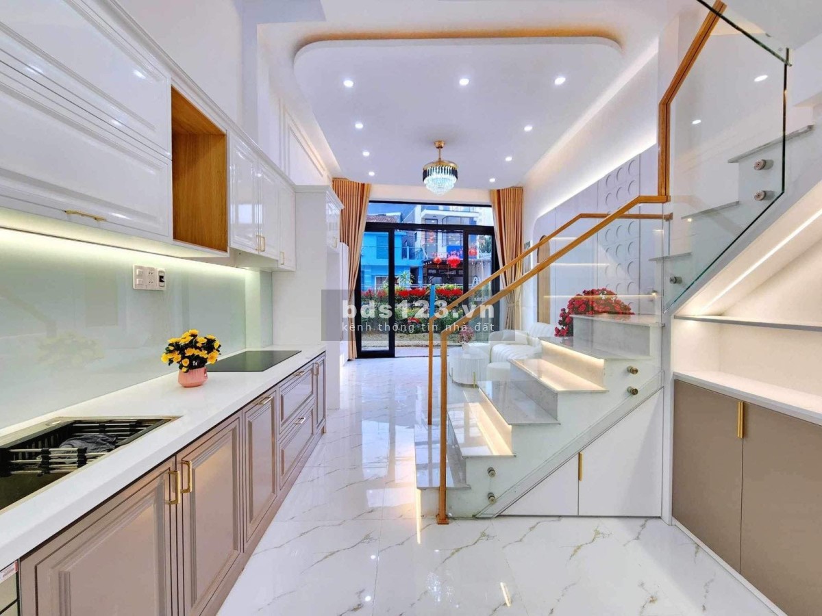 Nhà mới xây 2 tầng, ngang 5m, sát mặt tiền Phạm Văn Nghị, chỉ 2.65 tỷ