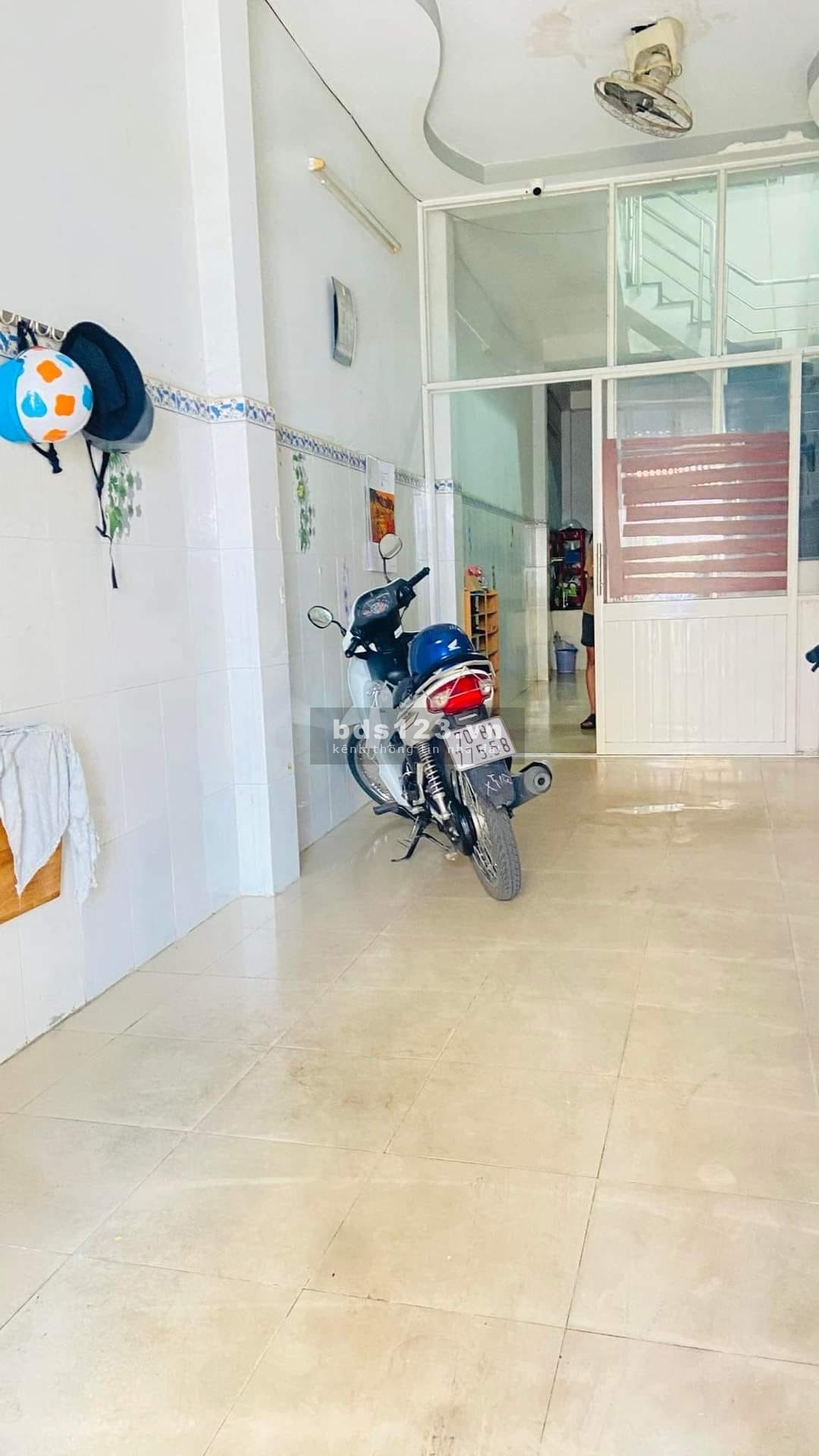 Đường Lý Thái Tổ, quận 10, hẻm xe tải - 43M2, 4 tầng, BTCT - Chỉ 7.X tỷ