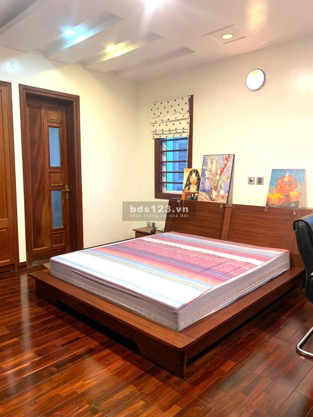 10 tỷ có ngay căn nhà Cầu Giấy phân lô - Gara oto - Khu vực dân trí cao - 45M - 5 tầng