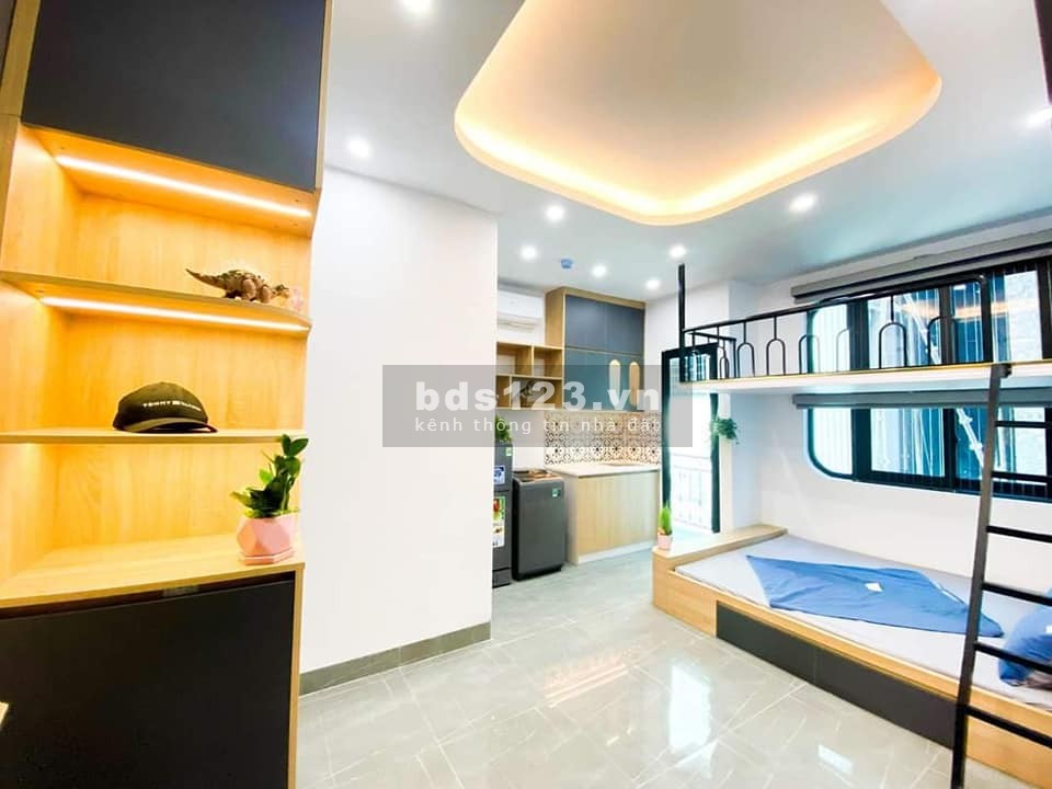 Bán CHDV Cầu Giấy, DT 101m2, MT 8.5m, 18 phòng, ban công rộng, full nội thất giá 18.x tỷ
