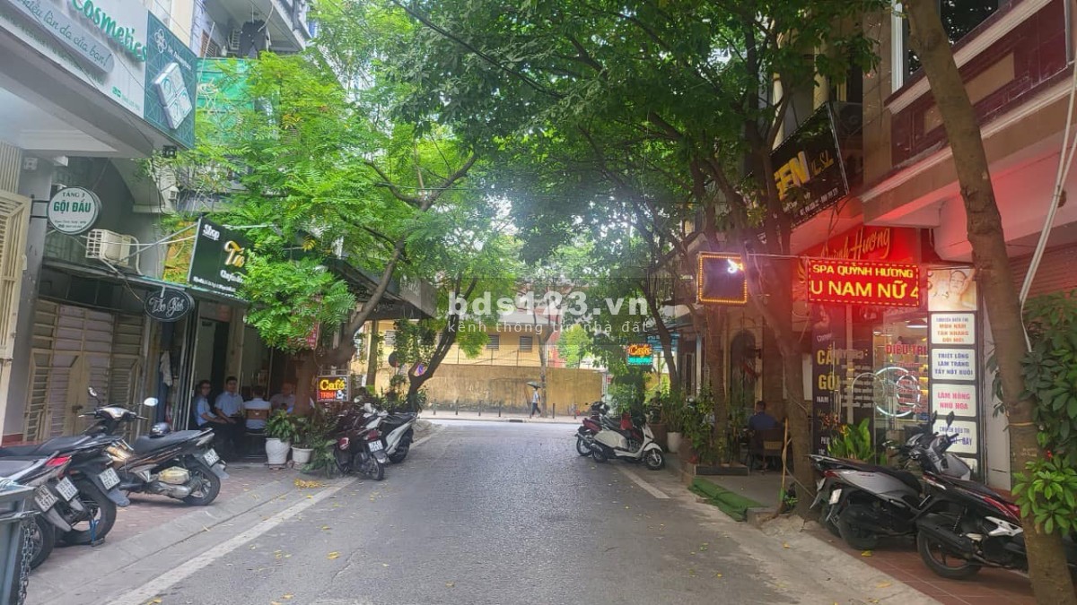 10 tỷ có ngay căn nhà Cầu Giấy phân lô - Gara oto - Khu vực dân trí cao - 45M - 5 tầng