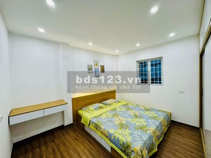 Bán căn hộ Bách Khoa, Hai Bà Trưng 85m, giá 2.85 tỷ.