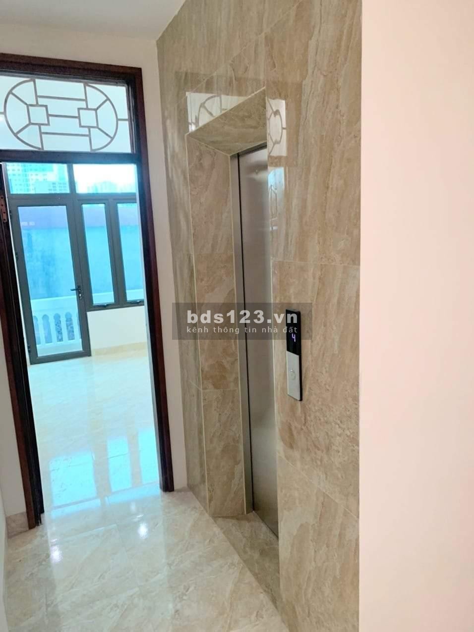 Trung tâm quận Hoàng Mai - Kinh doanh bất chấp - Ô tô tránh - Vỉa hè rộng - Thang máy