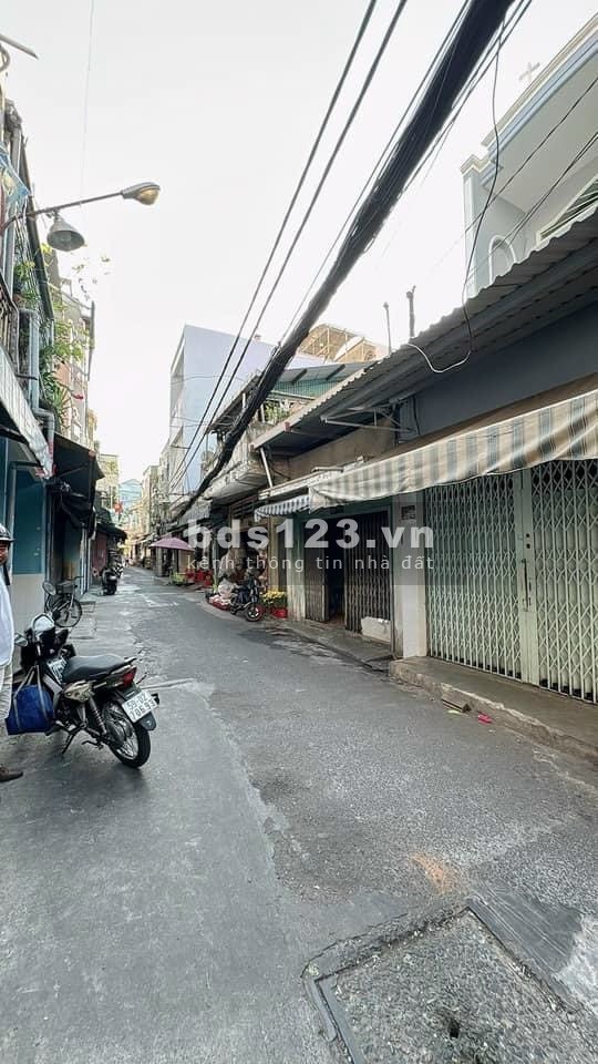 Bán nhà gần chợ Trần Hữu Trang, Phú Nhuận 3.7 x 10, giá 5.4 tỷ