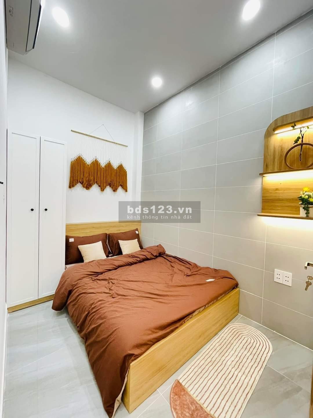 Nhà nhỏ Cao Thắng thích hợp cho GD trẻ. Dt 31m2 xây 1 trệt 1 lầu, hẻm oto giá chỉ 2 tỷ 200 trọn sổ