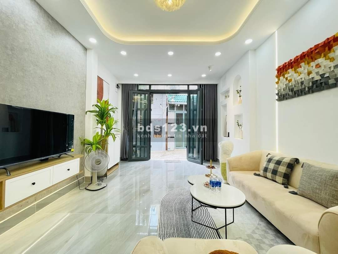 Nhà nhỏ Cao Thắng thích hợp cho GD trẻ. Dt 31m2 xây 1 trệt 1 lầu, hẻm oto giá chỉ 2 tỷ 200 trọn sổ