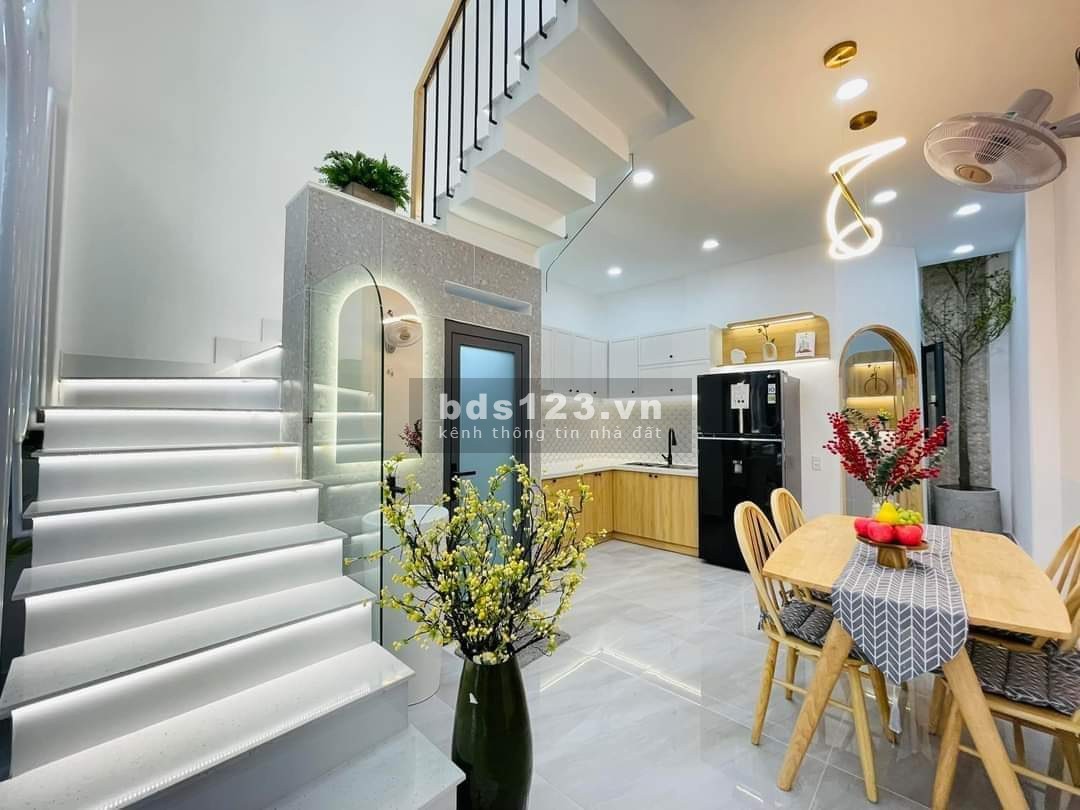 Nhà nhỏ Cao Thắng thích hợp cho GD trẻ. Dt 31m2 xây 1 trệt 1 lầu, hẻm oto giá chỉ 2 tỷ 200 trọn sổ