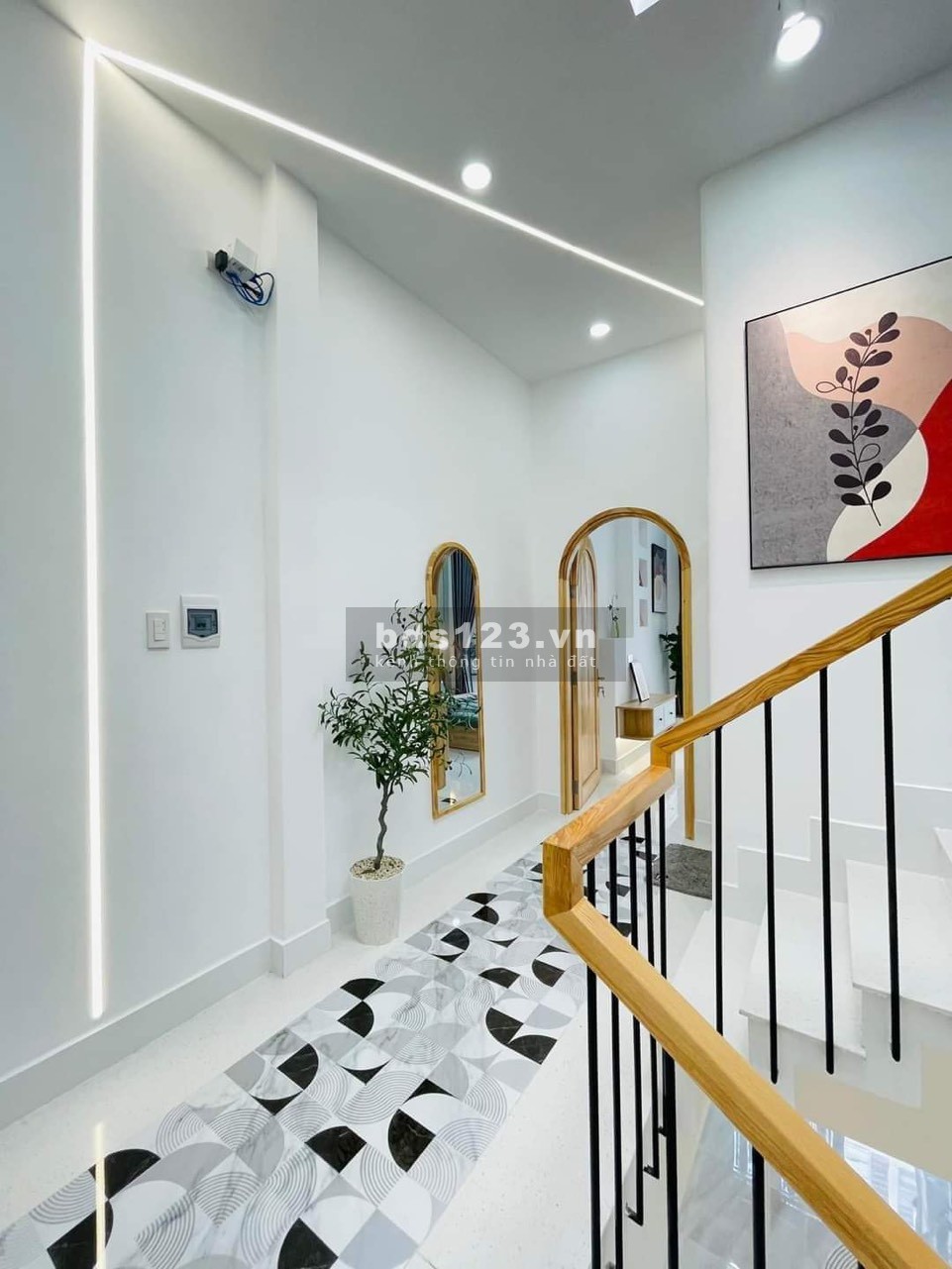 Nhà nhỏ Cao Thắng thích hợp cho GD trẻ. Dt 31m2 xây 1 trệt 1 lầu, hẻm oto giá chỉ 2 tỷ 200 trọn sổ
