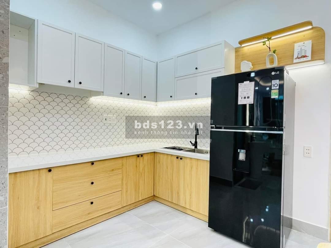 Nhà nhỏ Cao Thắng thích hợp cho GD trẻ. Dt 31m2 xây 1 trệt 1 lầu, hẻm oto giá chỉ 2 tỷ 200 trọn sổ