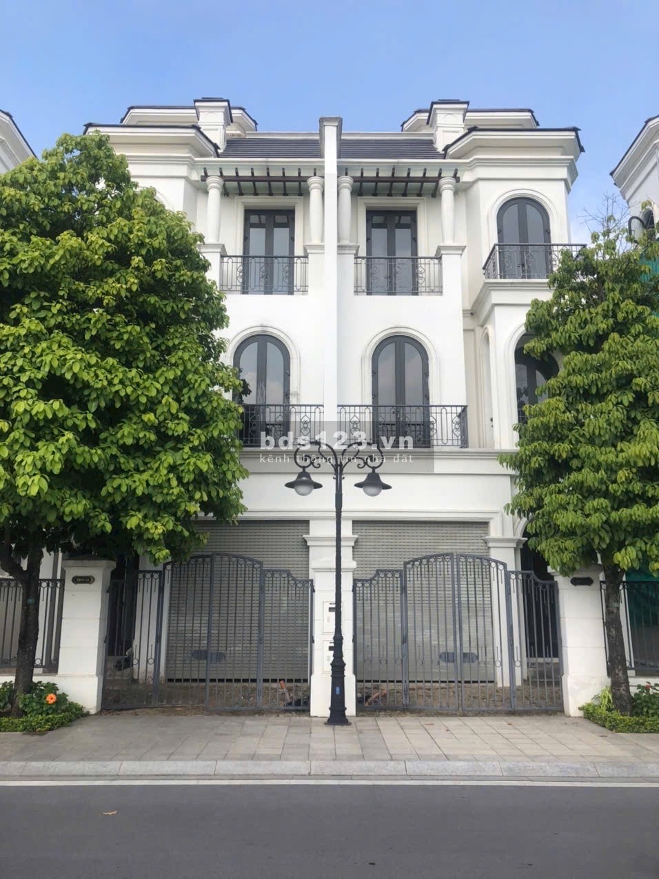 Song lập góc Sao Biển, gần Hồ Ngọc Trai giá 21.5 tỷ Vin Gia Lâm 0985 941 ***Mr Hùng)