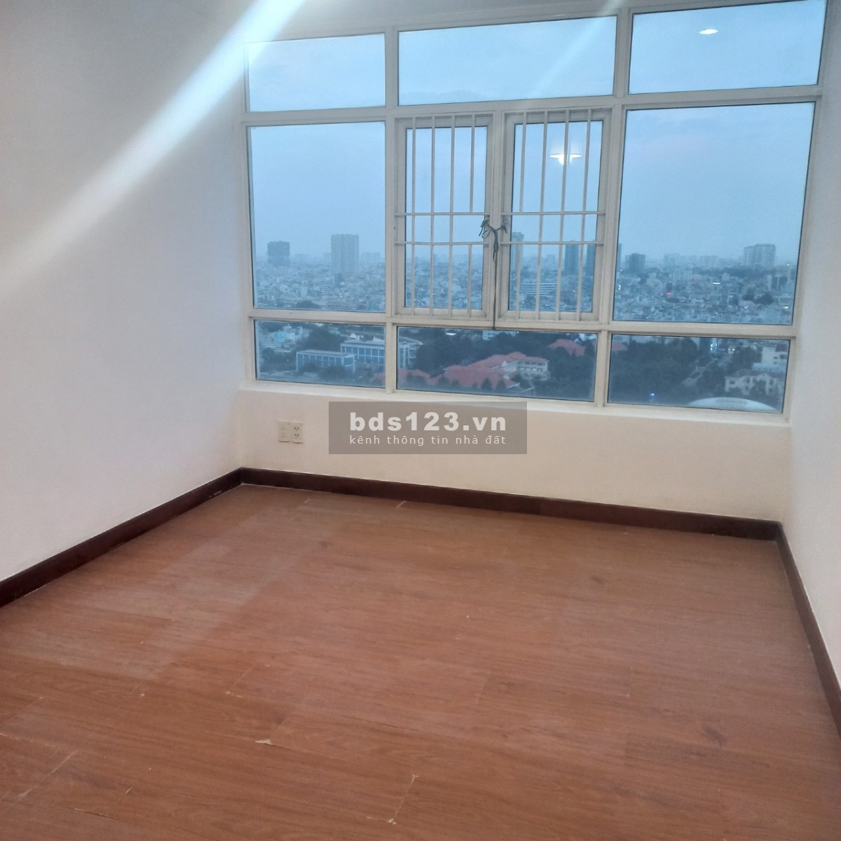 Cần cho thuê gấp căn hộ Hoàng Anh Giai Việt Quận 8, Dt : 115 m2, 2PN, 2WC, Giá : 10 tr/th,