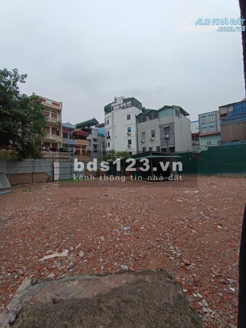 Cho thuê đất gần KDT Tây Nam Linh Đàm, kinh doanh tấp nập