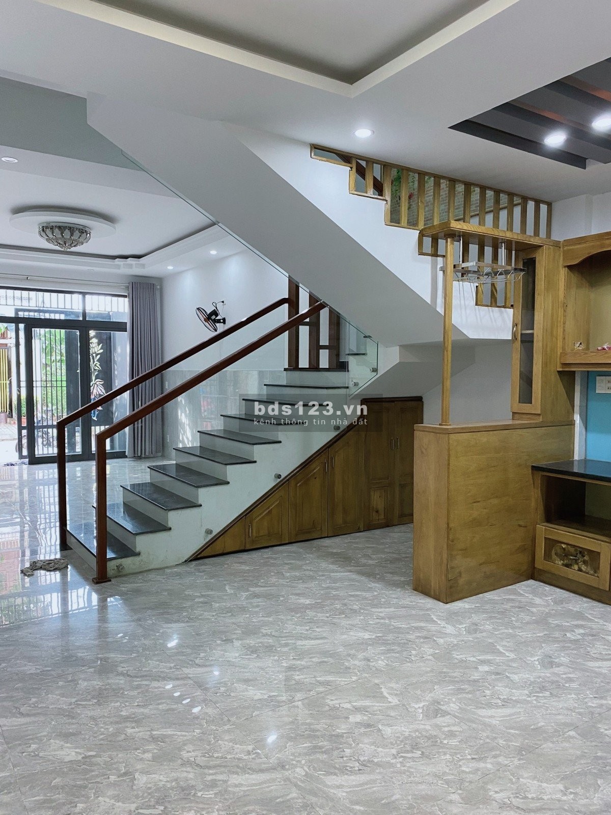 Nhà mặt tiền Hóa Phú 6 - Mới toanh - Sổ vuông - 3.7 tỷ thương lượng