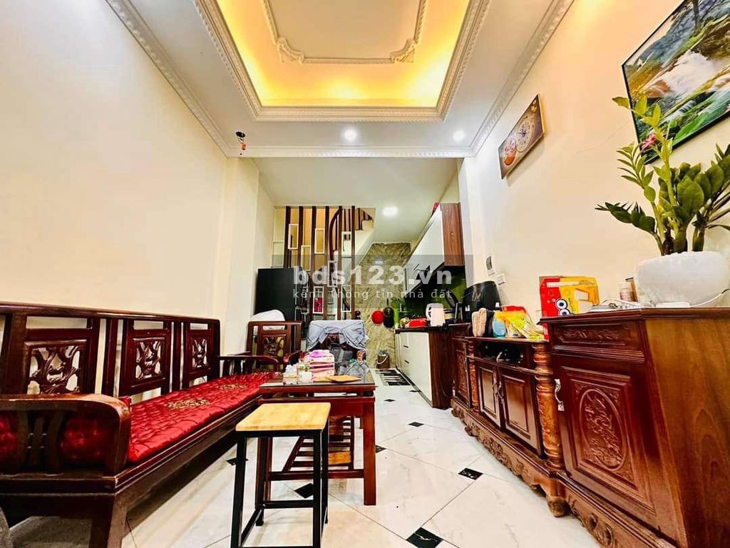 Bán gấp nhà mặt ngõ Phương Mai Đống Đa xe ba gác đỗ cửa - 30M - 5 tầng - Chỉ 3.3 tỷ