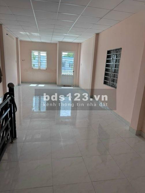 Bán nhà trọ 150m2, 100% thổ cư, ngay KCN Bàu Bàng, giá bán 1.3 tỷ, LH 09895651**