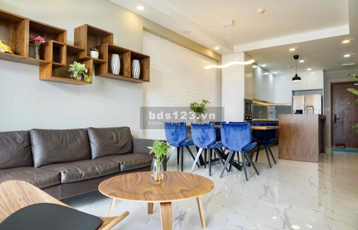 Bán gấp căn hộ 92m2 tầng 18 C/C Gold View Bến Vân Đồn Quận 4