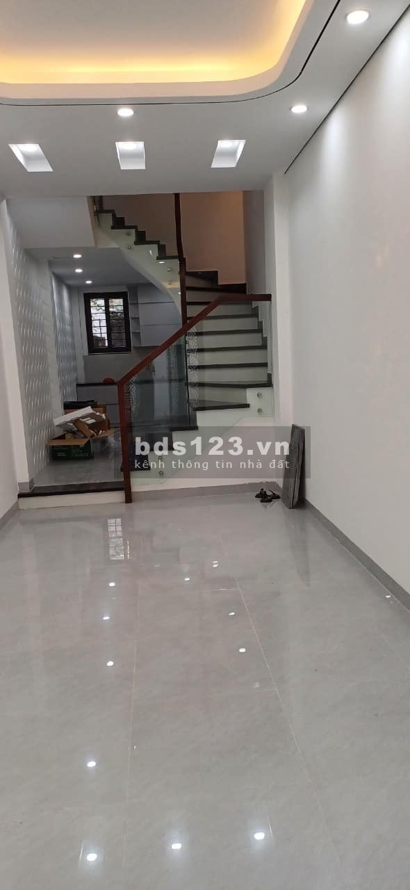 Tuyệt đỉnh an sinh, chỉ 4 tỷ - Nhà 5 tầng gần gần Aeon Long Biên